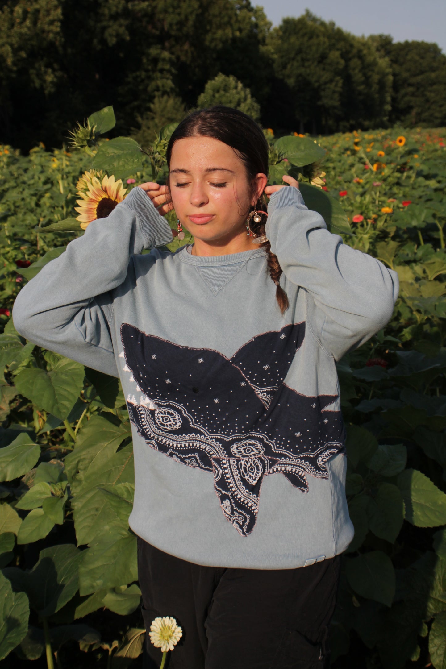 Kind Shark Crewneck- L